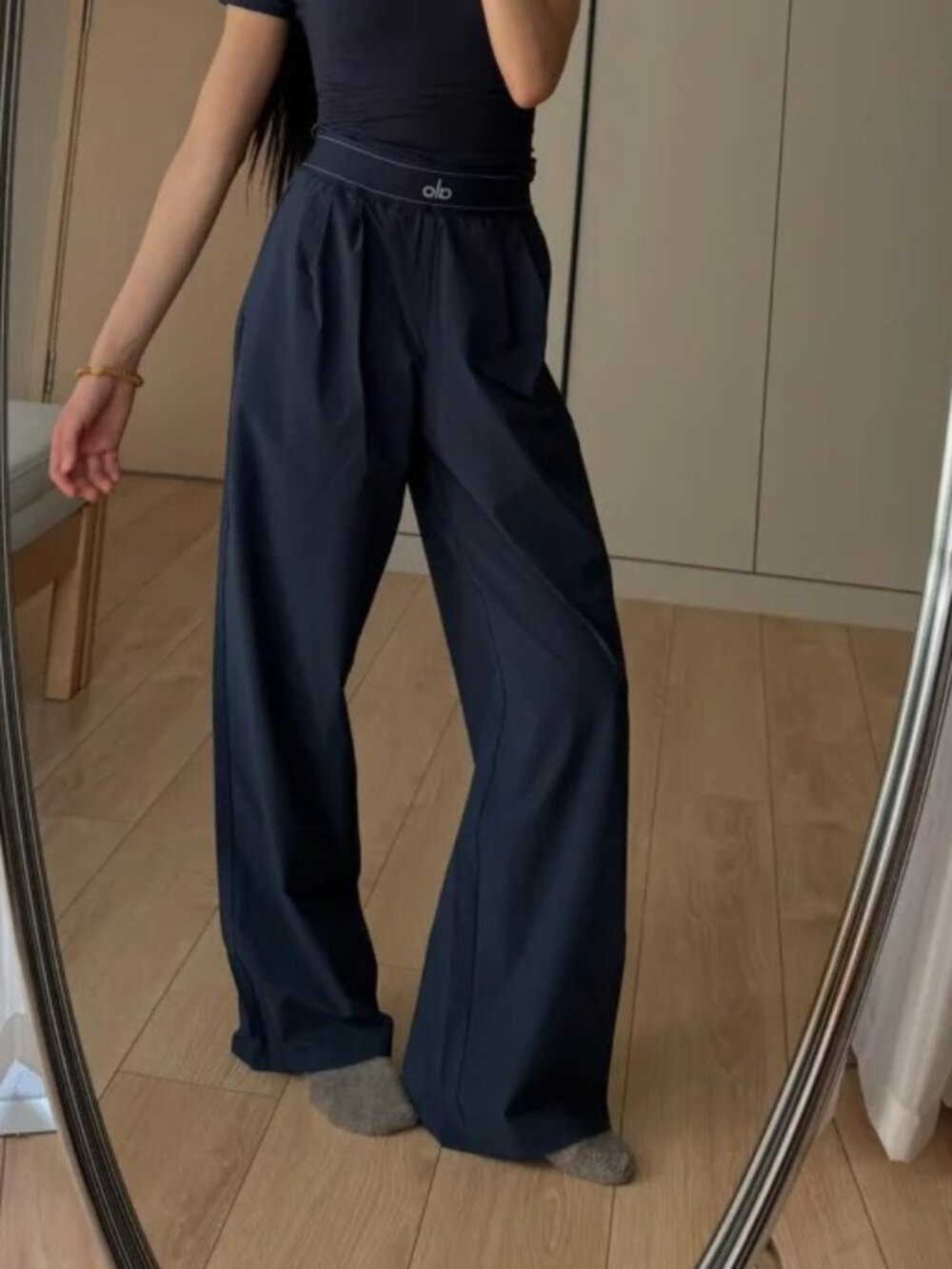 💙 NWT Alo Yoga Suit Up Trouser Navy Regular 30" Inseam Wide Leg Pants - Picture 7 of 8